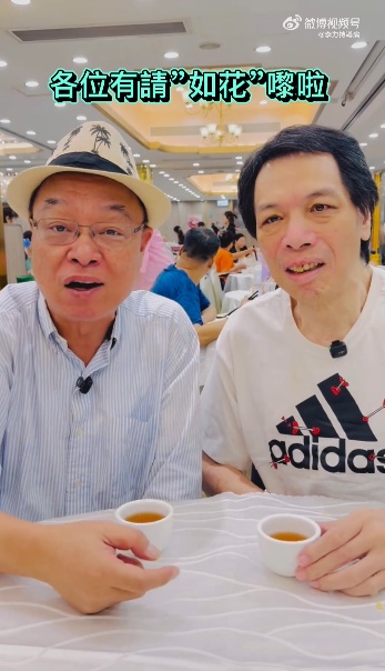 现在能站立, 演得最好的, 演员踢球