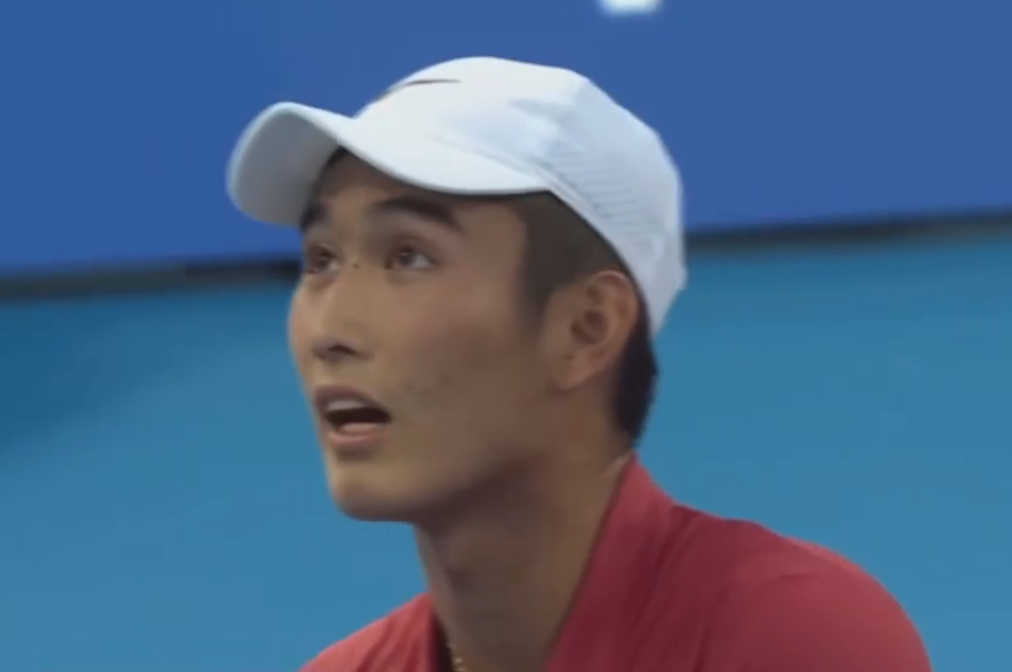 保发缠斗至